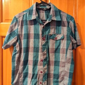 Large men's button down shirt sleeve plaid shirt
